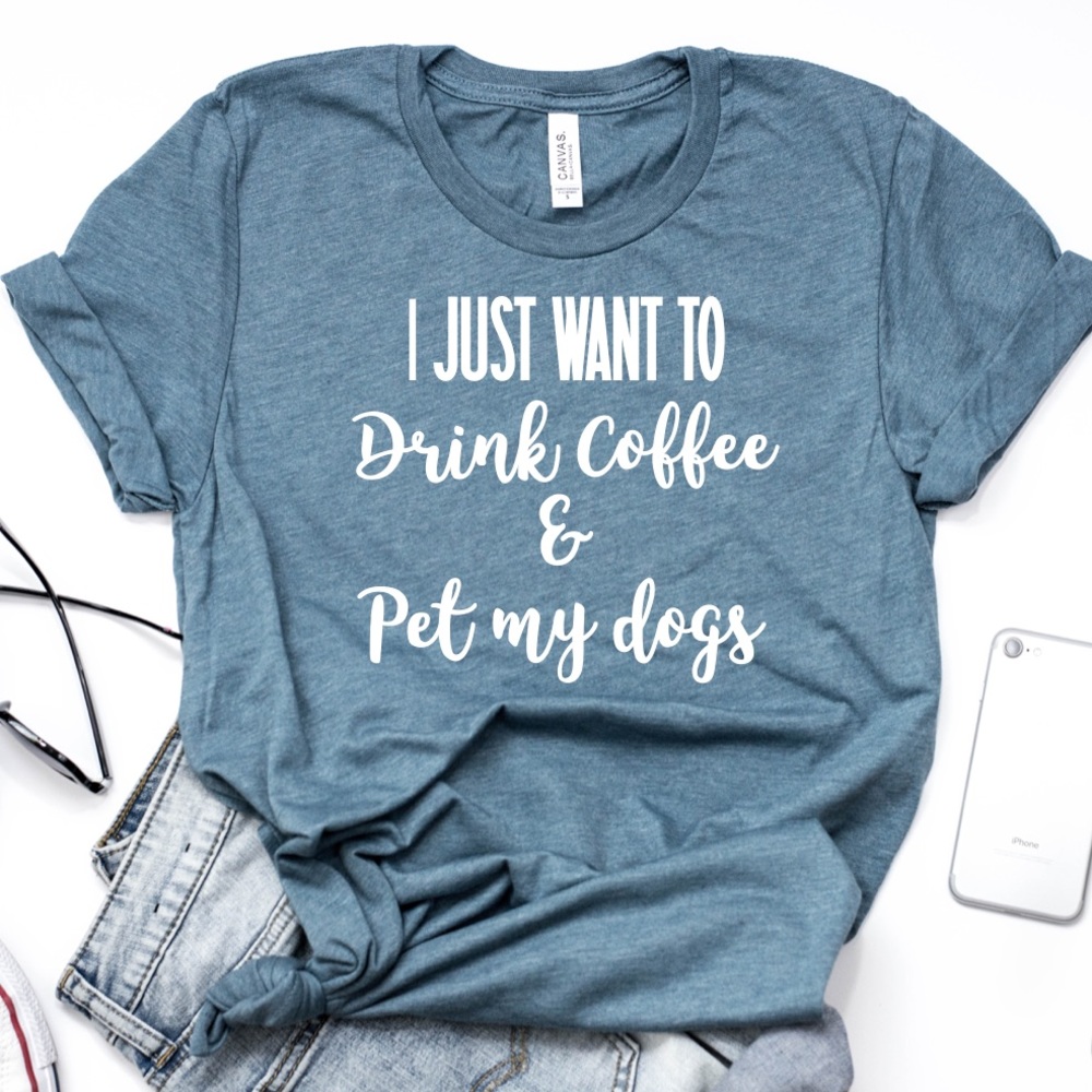 Dog Mom T-shirt